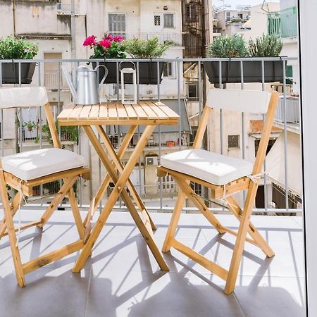 Minimal Apartment On The Shadow Of The Acropolis Atina Dış mekan fotoğraf